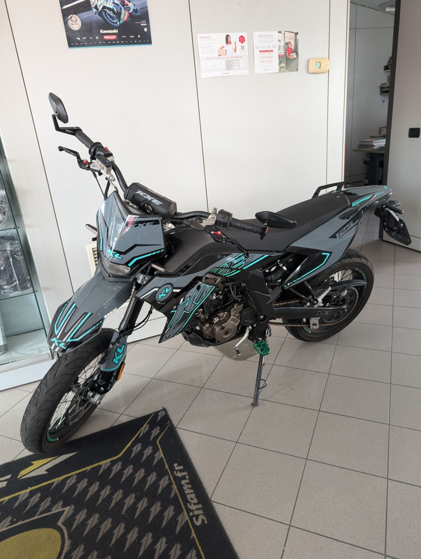 Kl KXE 125 Motard