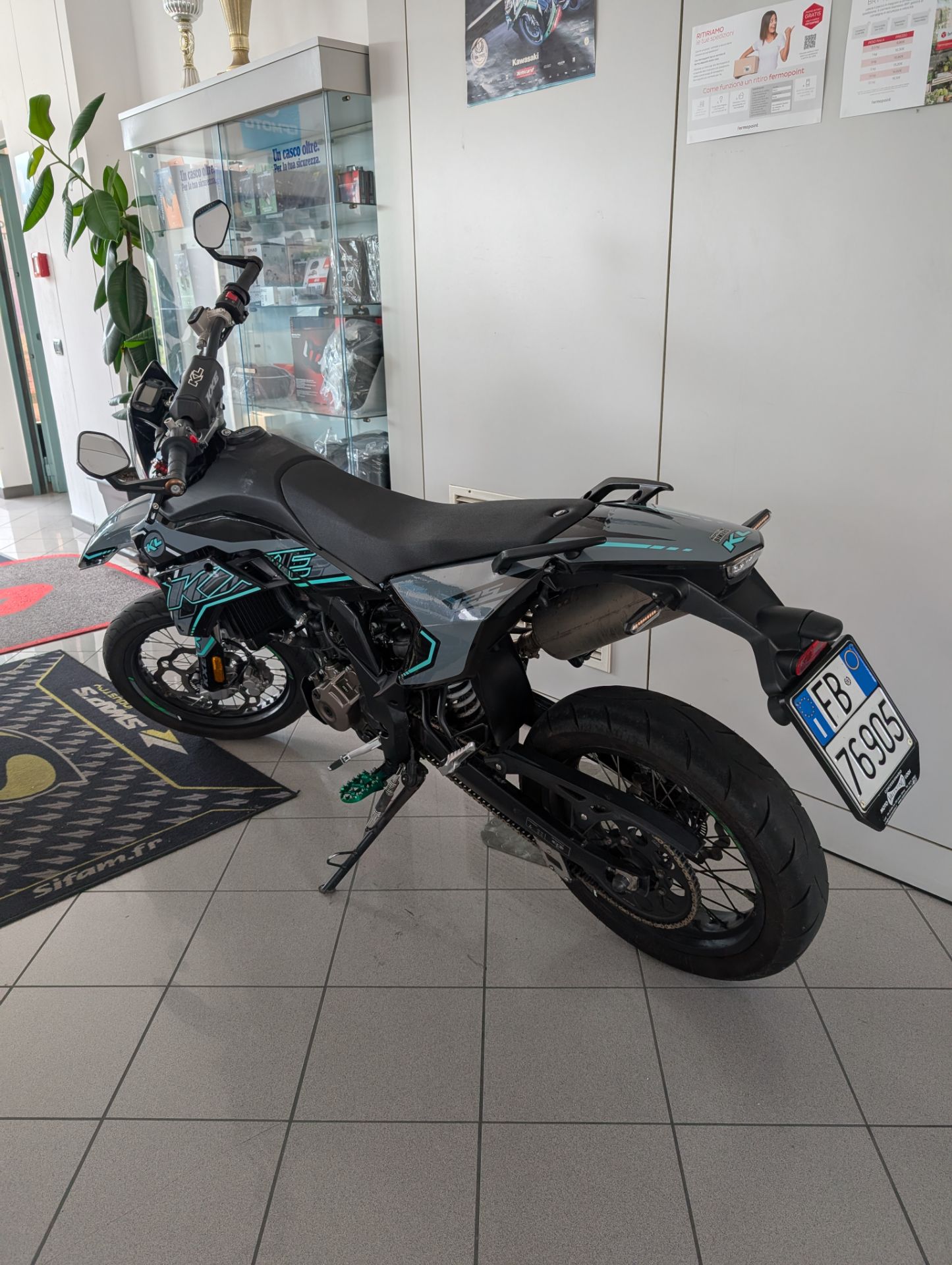 Kl KXE 125 Motard