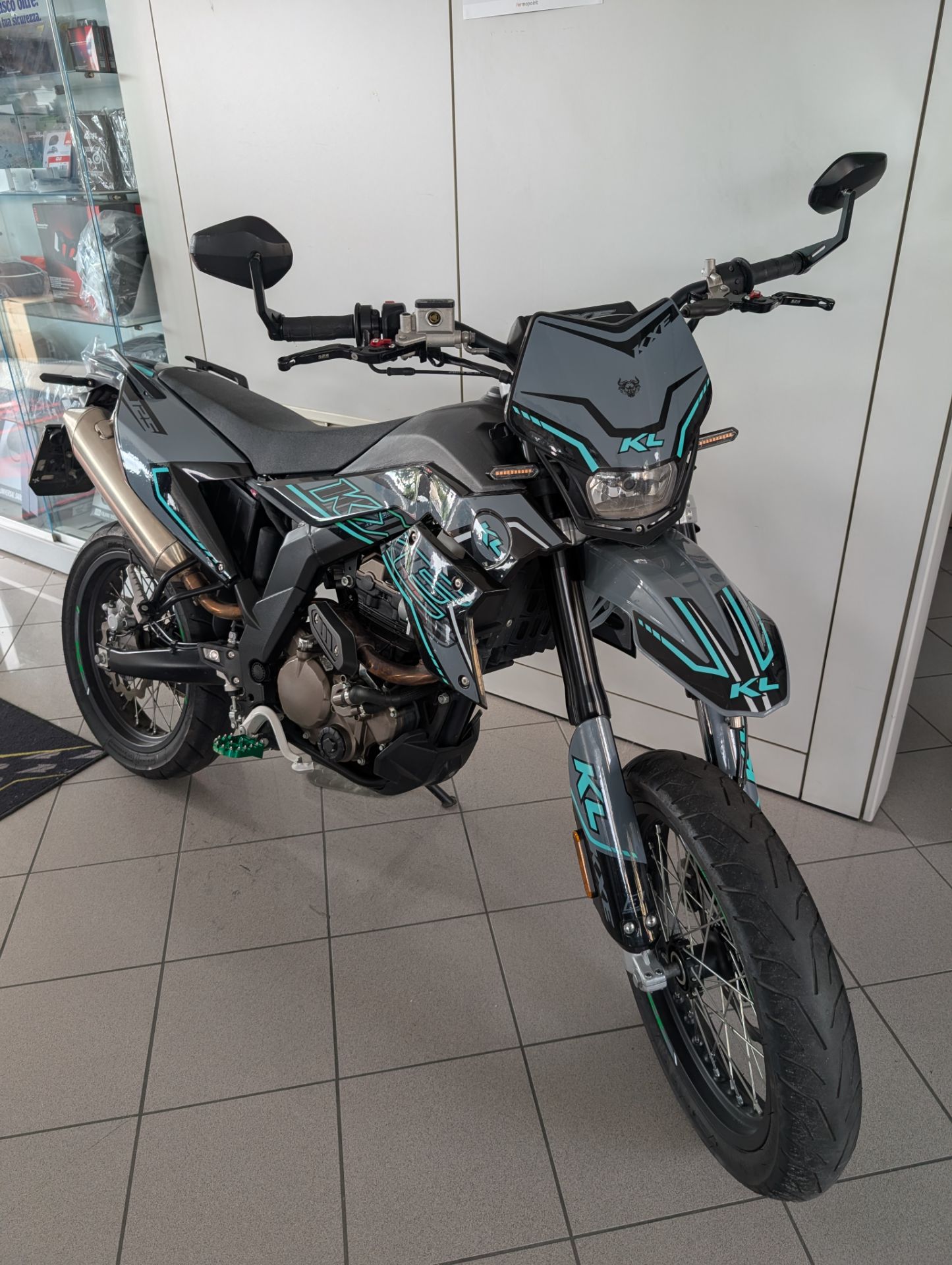 Kl KXE 125 Motard