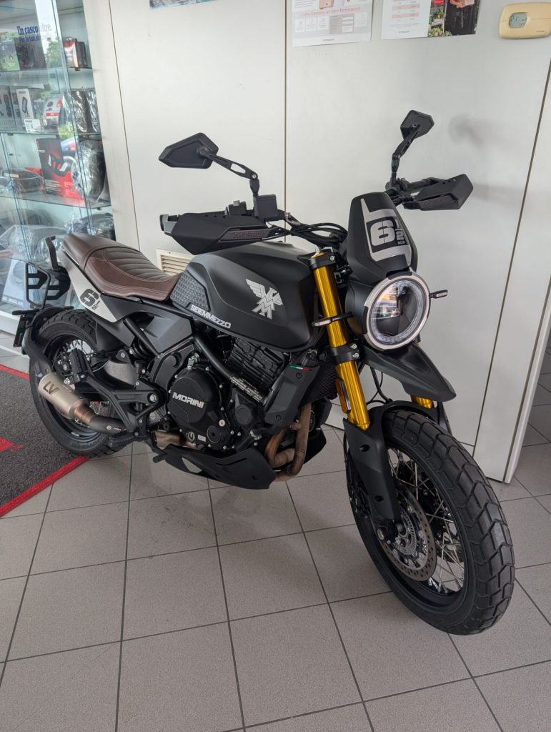 Moto Morini SEIEMMEZZO SCR